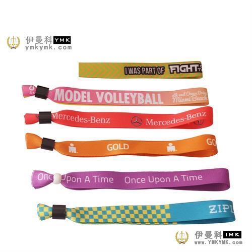 Woven wrist bands are recommended